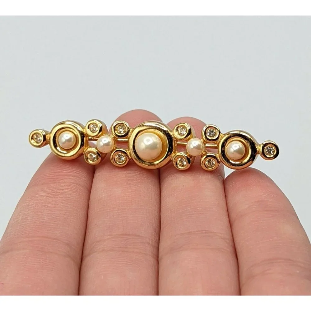 Signed Christian Dior Gold Tone Crystal Rhinestone Faux Pearl Bar Pin Brooch - Picture 2 of 9